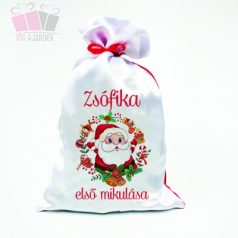 Télapó karácsonyi koszorúban egyedi neves mikulás zsák Télapó karácsonyi koszorúban egyedi neves mikulás zsák
