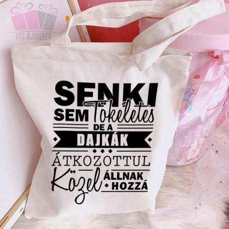 egyedi feliratos neves szoveg taska vaszonszatyor bolcsode ovoda ajandek best hero szuperhos