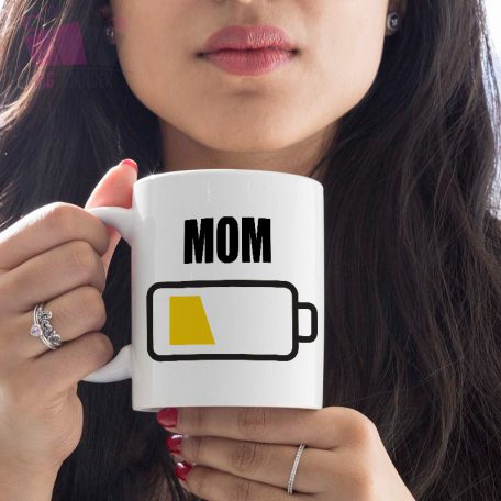 Merülő akkumulátor mintás kerámia bögre anyukáknak