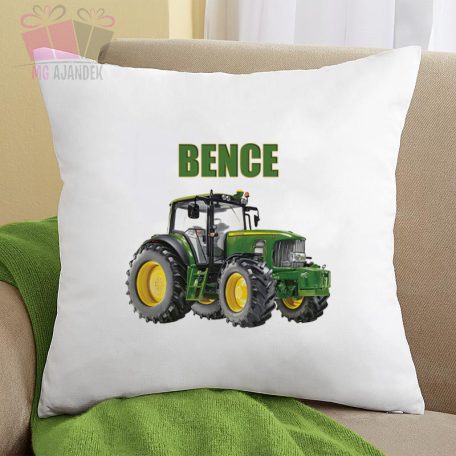 Díszpárna zöld traktor mintával, névvel
