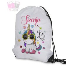 Unikornis napszemüvegbe egyedi neves füzetborító