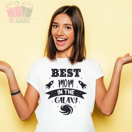 Best Mom galaxis  A legjobb Anya feliratos póló-anya leszek-baba születik