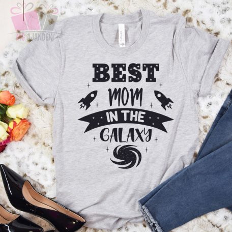 Best Mom galaxis  A legjobb Anya feliratos póló-anya leszek-baba születik