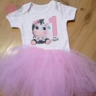 egyedi-neves-feliratos-zebra lepke pillangó-mintás-szülinapi-body-gyermek-póló-mese rajzfilm