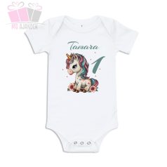 egyedi-neves-feliratos-egyszarvú-mintás-szülinapi-body-gyermek-póló-mese rajzfilm állatos animal birthday tshirt unicorn flower virag szivarvany